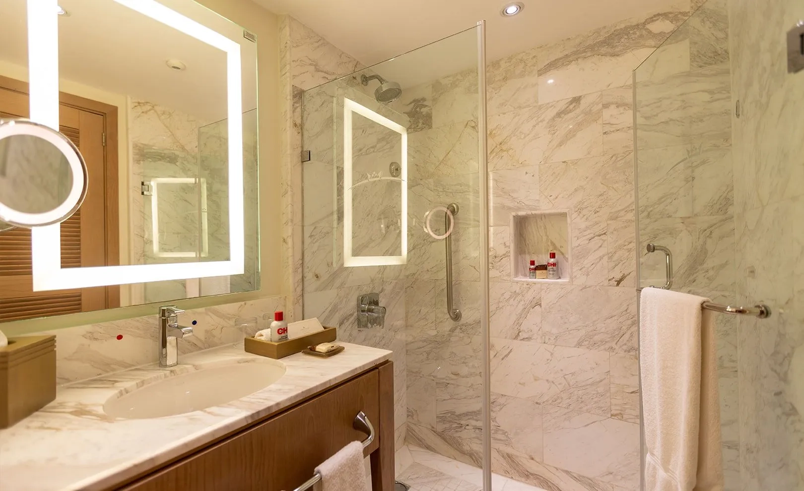 Deluxe Ocean View With Balcony - Moon Palace Jamaica